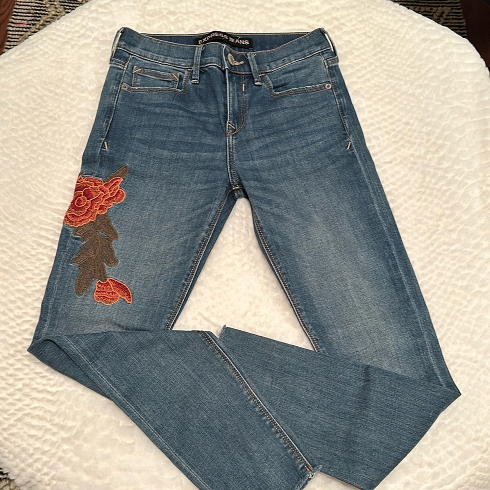 Express jeans size 2 ankle leggings Mid Rise style.